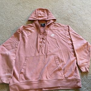 Women’s Nike sweatshirt. Size medium.